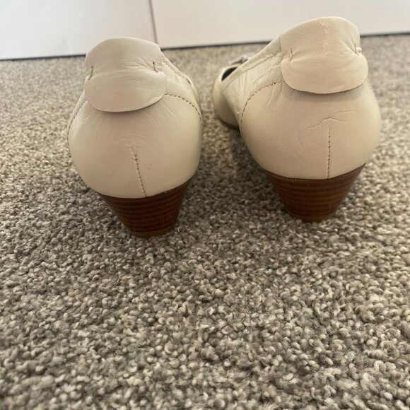 VIANNI COLLECTION White Wedge Heels Office Business Work Shoes Women's Size 10 - Picture 4 of 10